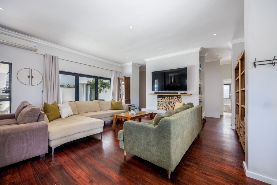 4 Bedroom Property for Sale in Kanonberg Western Cape